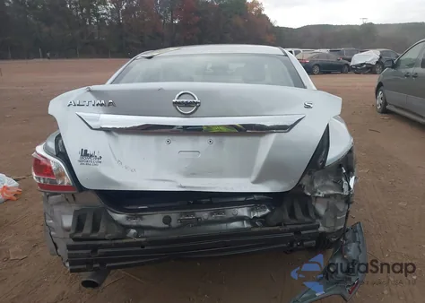 2015 Nissan Altima 2.5 S z USA, uszkodzony, nr VIN 1N4AL3AP9FC175319